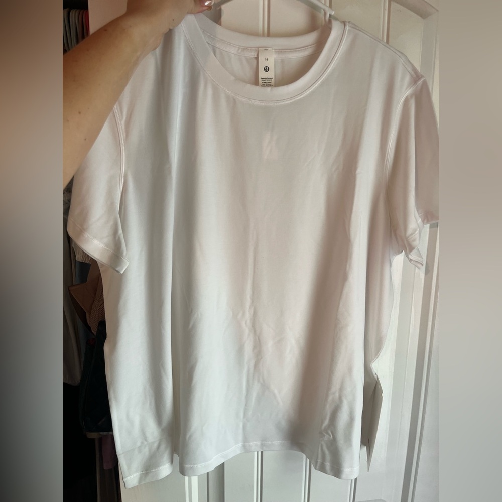 Lululemon Tee